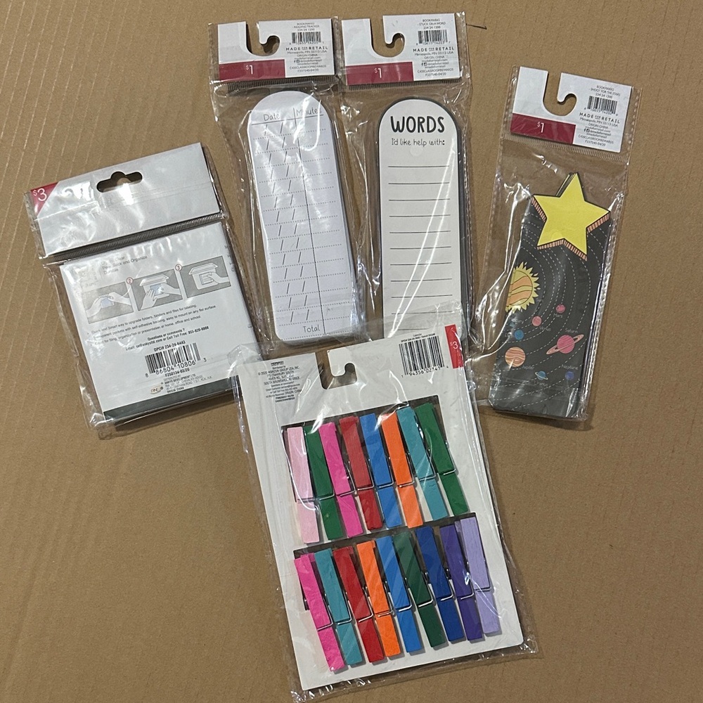 CLASSROOM ACCESSORIES - Picture 2 of 2